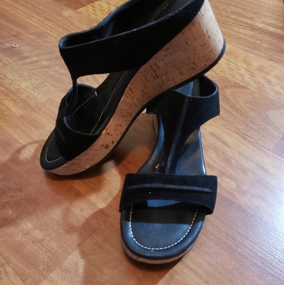 Donald pliner black wedge sandals suede size 8 euc - Picture 6 of 8
